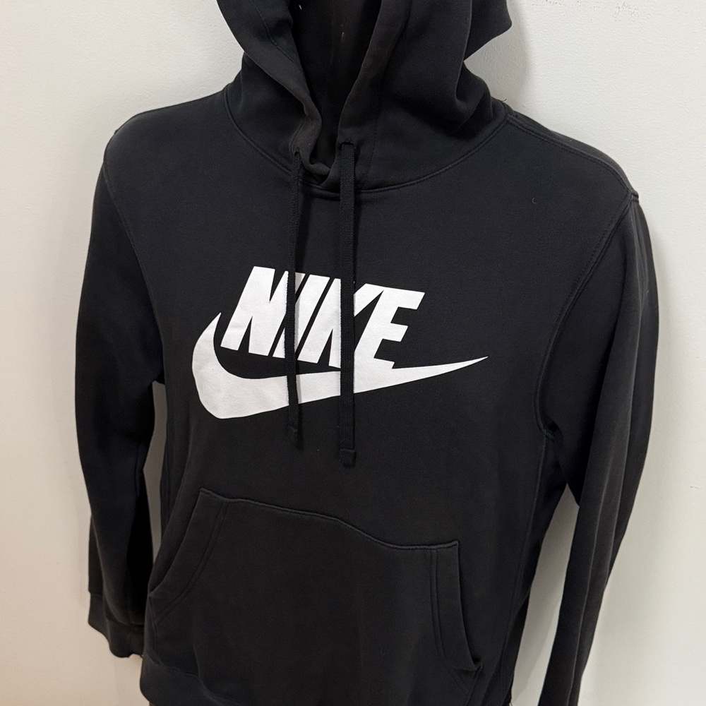 Nike Men's Black Hoodie Sweatshirt